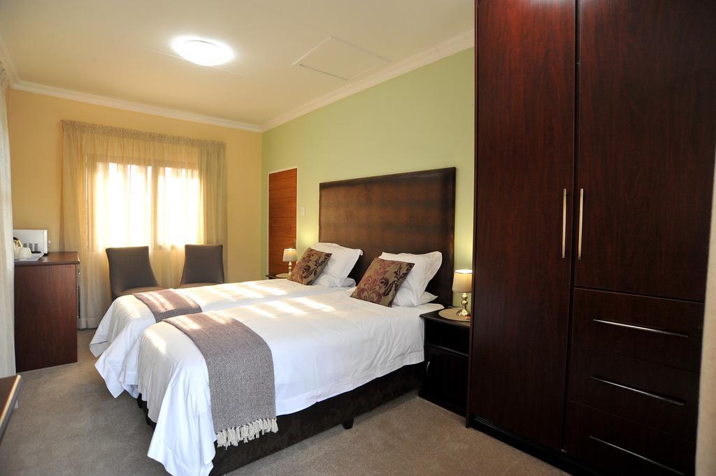 Sunset Manor Guest House Potchefstroom Luaran gambar