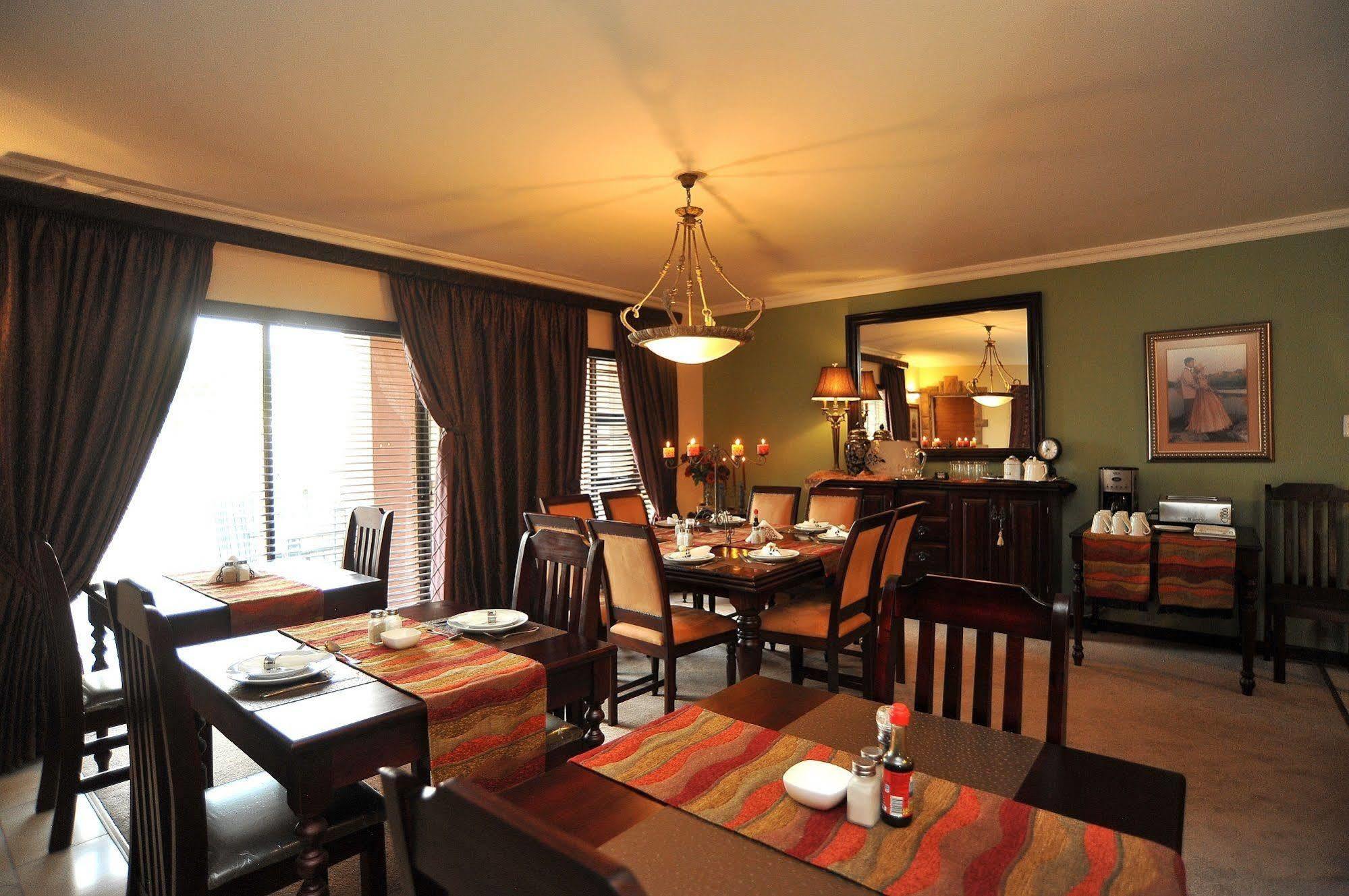Sunset Manor Guest House Potchefstroom Luaran gambar