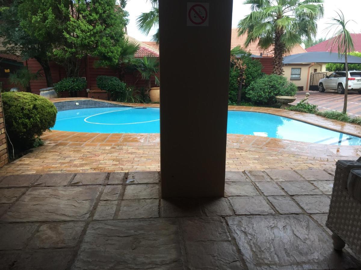 Sunset Manor Guest House Potchefstroom Luaran gambar